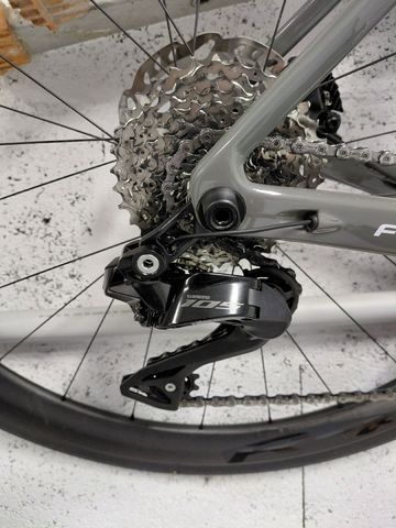 Focus IZALCO MAX 8.9 2024 2024 Road & Gravel usato, Grigio chiaro — immagine 3 di 3