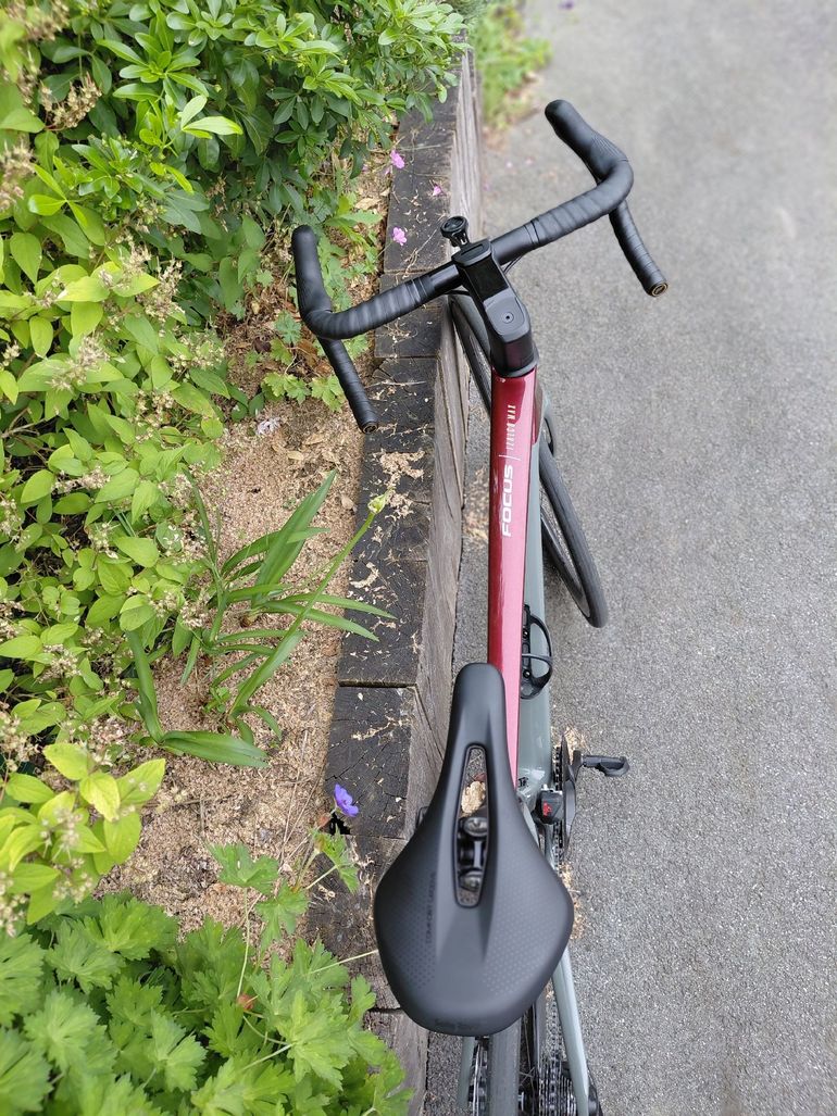 Focus IZALCO MAX 8.9 2024 2024 Road & Gravel de segunda mano, Gris claro — imagen 2 de 3