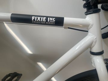 FIXIE Inc. Floater Single Speed / Fixed Gear 2018 Road & Gravel d'occasion — image 8 sur 10