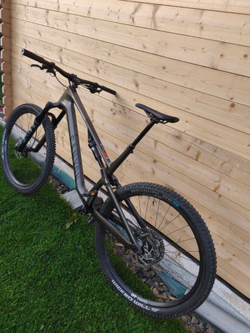 Tweedehands Canyon Neuron CF 7 2025 2025 Mountainbike — afbeelding 2 van 3