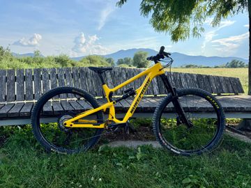 Used Nukeproof Mega Other Shimano 2023 Mountainbike, Orange — image 2 of 5