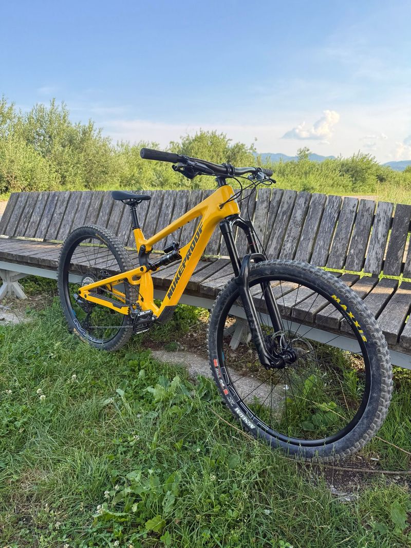 Used Nukeproof Mega Other Shimano 2023 Mountainbike, Orange — image 5 of 5
