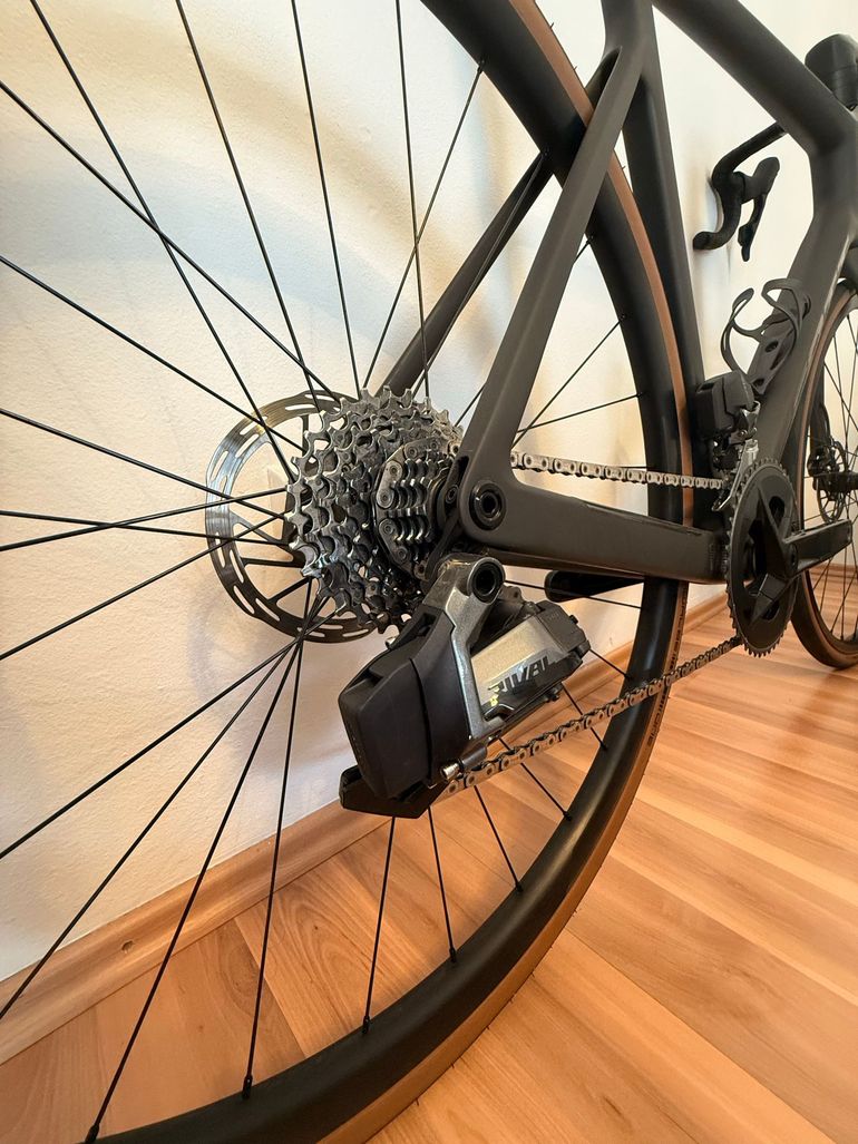 Used Scott Addict RC 30 2024 2024 Road & Gravel, Black — image 4 of 7