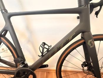 Used Scott Addict RC 30 2024 2024 Road & Gravel, Black — image 5 of 7