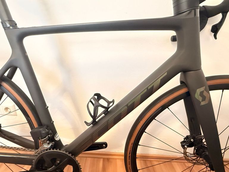 Used Scott Addict RC 30 2024 2024 Road & Gravel, Black — image 5 of 7