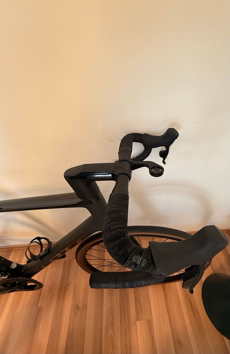Used Scott Addict RC 30 2024 2024 Road & Gravel, Black — image 6 of 7