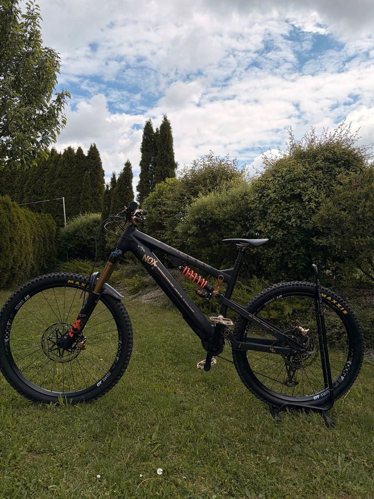 Used Nox Helium 7.1 Custom Dreambuilt Light EMTB 2023 Mountainbike, Black — image 3 of 12