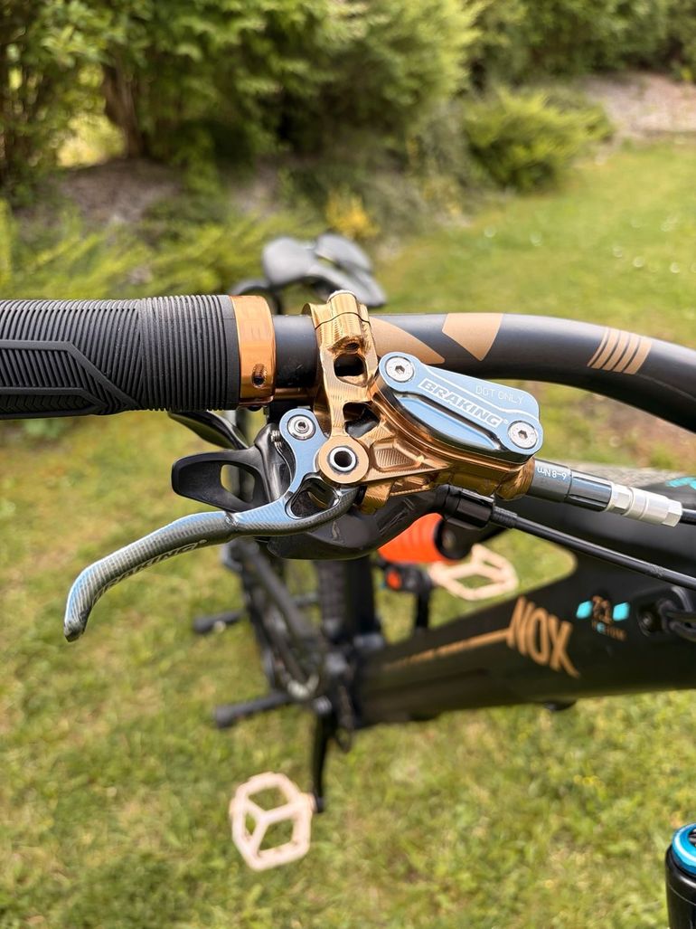 Used Nox Helium 7.1 Custom Dreambuilt Light EMTB 2023 Mountainbike, Black — image 7 of 12