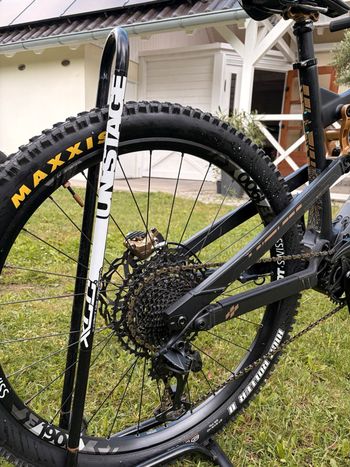 Used Nox Helium 7.1 Custom Dreambuilt Light EMTB 2023 Mountainbike, Black — image 5 of 12