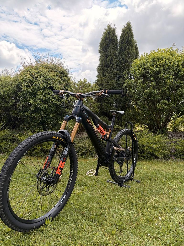 Used Nox Helium 7.1 Custom Dreambuilt Light EMTB 2023 Mountainbike, Black — image 2 of 12