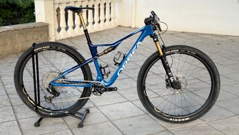 Orbea OIZ M-TEAM AXS 2025 2025 Mountainbike de segunda mano, Azul — imagen 5 de 29