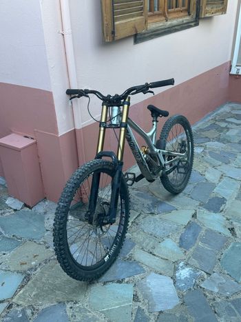Used Commencal SUPREME DH 27 RACE 2019 2019 Mountainbike, Light Gray — image 8 of 8