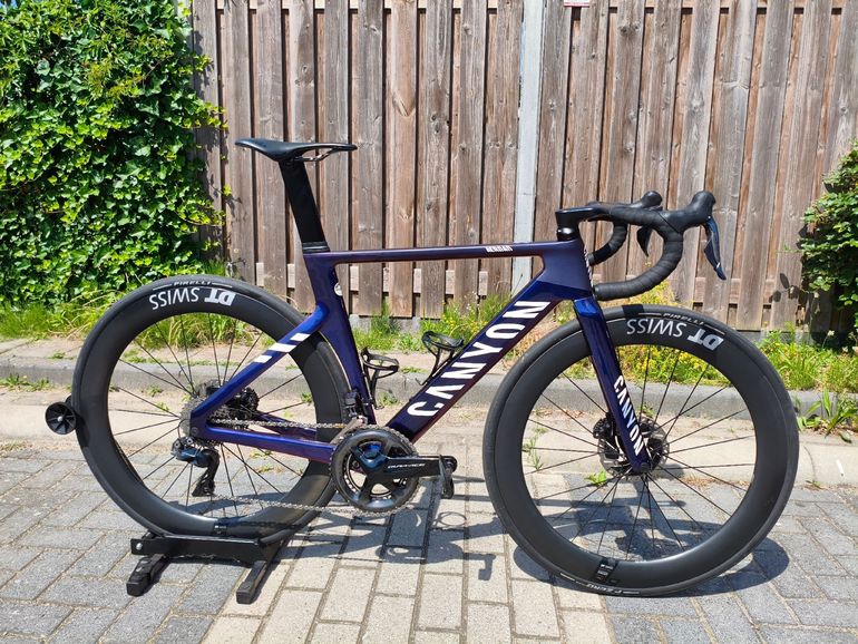 Tweedehands Canyon Aeroad CFR Disc Di2 2022 2022 Road & Gravel — afbeelding 1 van 17