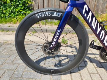 Canyon Aeroad CFR Disc Di2 2022 2022 Road & Gravel usato, Viola — immagine 15 di 17