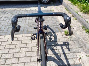 Canyon Aeroad CFR Disc Di2 2022 2022 Road & Gravel usato, Viola — immagine 9 di 17