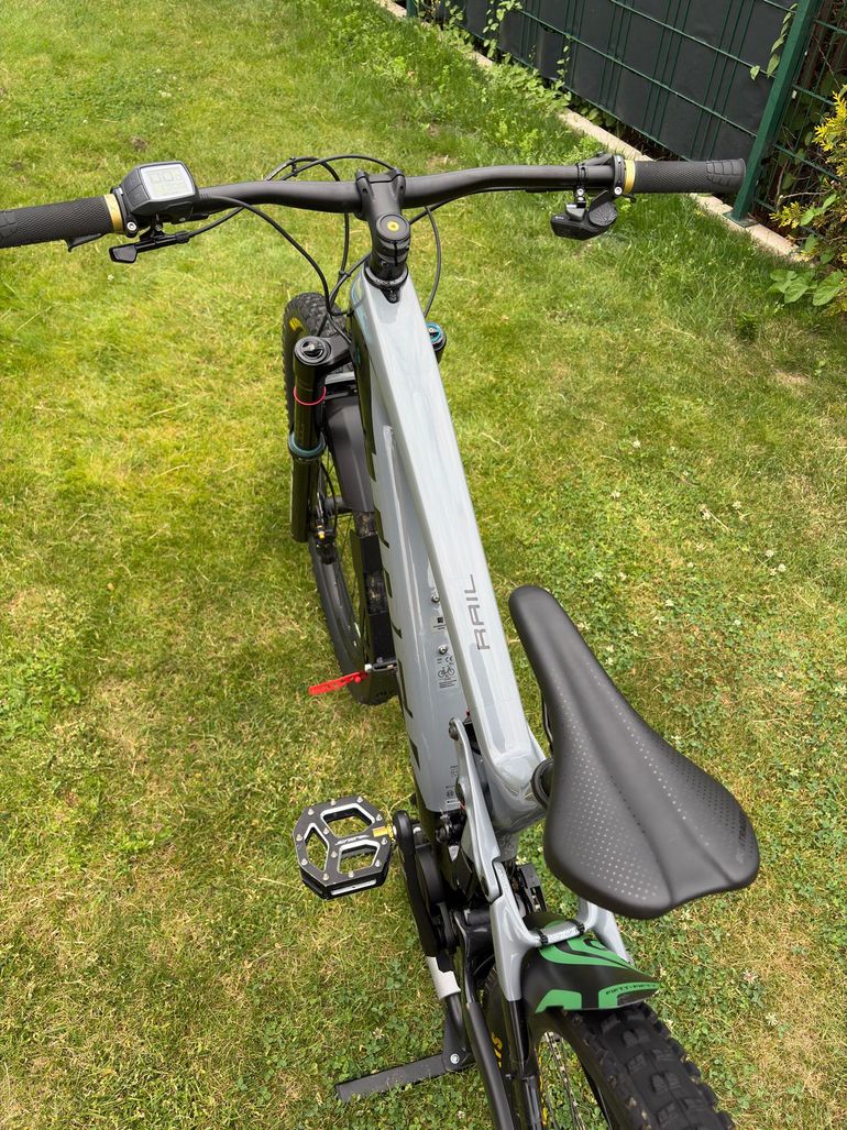 Used Trek Rail 9.7 2020 2020 Mountainbike, Light Gray — image 10 of 16