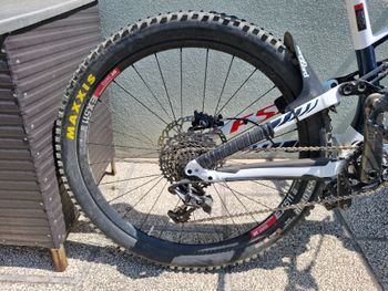 Specialized Enduro Expert Carbon 650b 2016 2016 Mountainbike de segunda mano, Blanco — imagen 3 de 10