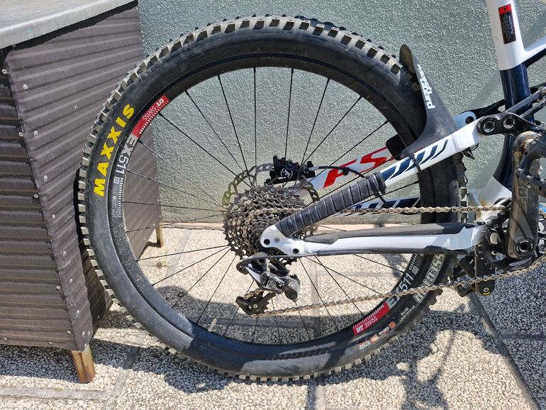 Specialized Enduro Expert Carbon 650b 2016 2016 Mountainbike de segunda mano, Blanco — imagen 3 de 10