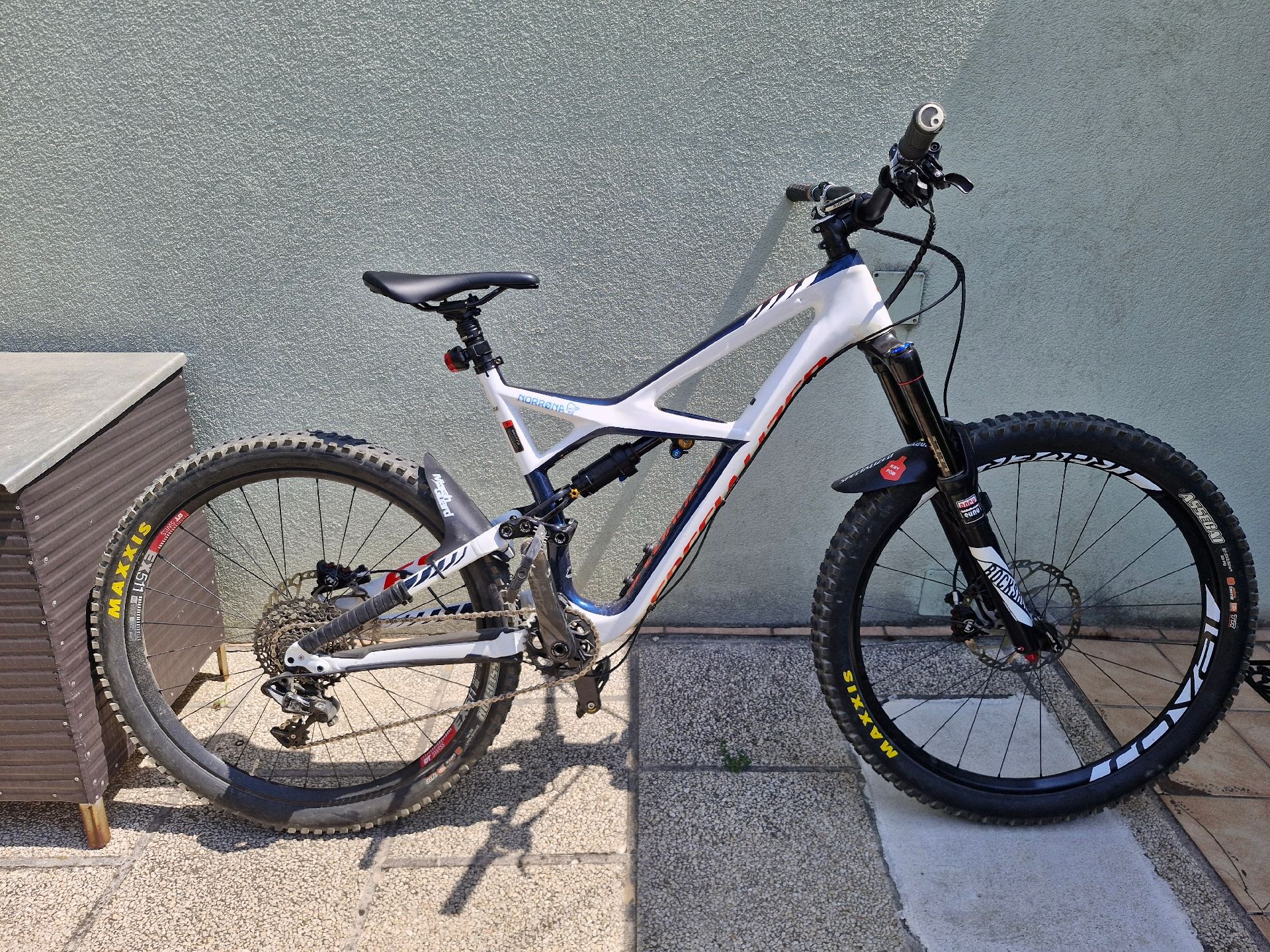 2016 Specialized Specialized Enduro Fsr Elite Carbon 650b Carbon 650b Enduro Fsr Elite Carbon Specialized S-Works Enduro Carbon 650B  Mountain Bike 2016 Sigma