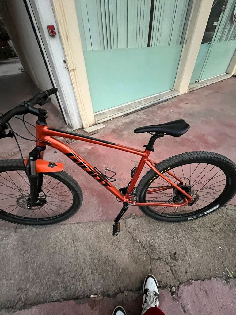 Używany Giant Talon 3 2022 2022 Mountainbike — zdjęcie 2 z 3