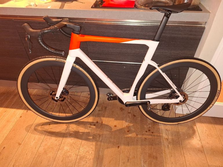 Brugt Velobuild Custom Shimano Ultegra Di2 2026 Road & Gravel — billede 3 af 13