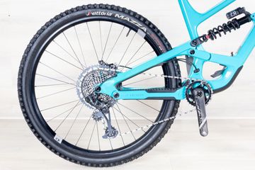 Used YT Capra Core 4 2022 Mountainbike, Blue — image 3 of 17