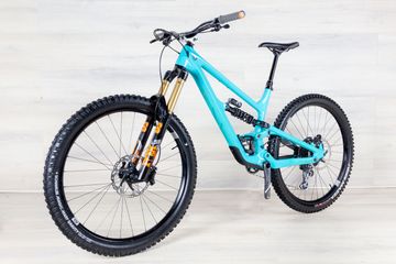 Used YT Capra Core 4 2022 Mountainbike, Blue — image 6 of 17
