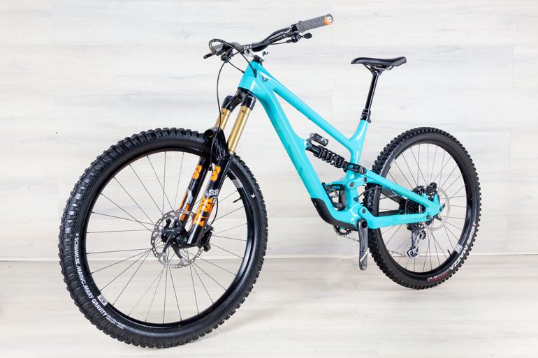 Used YT Capra Core 4 2022 Mountainbike, Blue — image 6 of 17