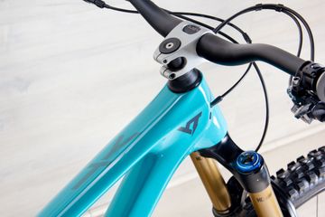 Used YT Capra Core 4 2022 Mountainbike, Blue — image 9 of 17