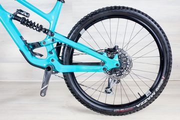 Used YT Capra Core 4 2022 Mountainbike, Blue — image 12 of 17