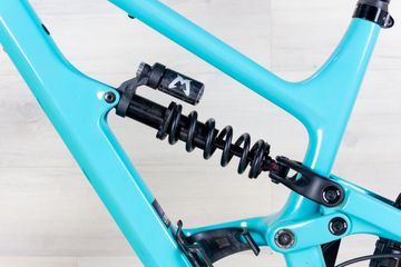 Used YT Capra Core 4 2022 Mountainbike, Blue — image 14 of 17