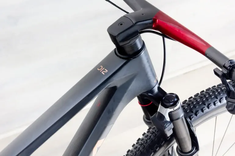 Used Orbea OIZ M-TEAM 2026 Mountainbike, Light Gray — image 9 of 17