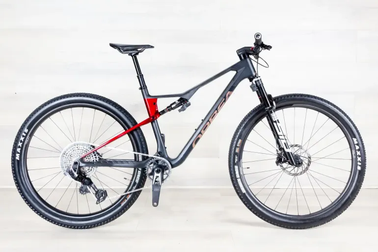 Used Orbea OIZ M-TEAM 2026 Mountainbike, Light Gray — image 1 of 17