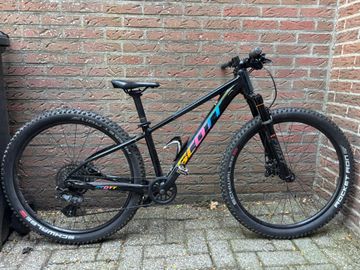 Used Scott Scale RC 600 2026 2026 Youth, Black — image 1 of 6