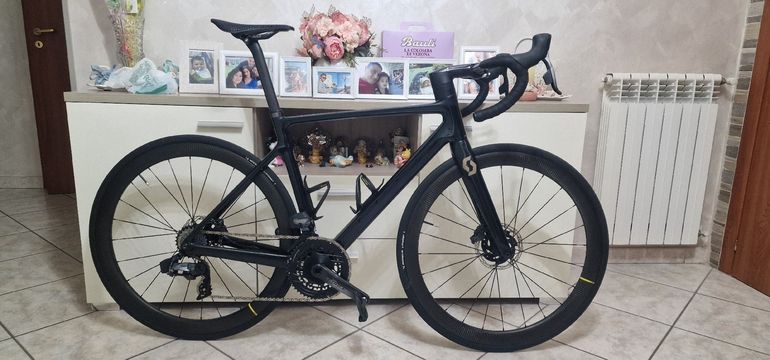 Gebrauchtes Scott Addict RC 20 2020 2020 Road & Gravel, Grün — Bild 1 von 3