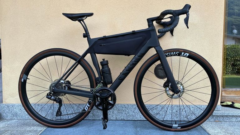 Gebrauchtes Canyon Endurace Shimano 105 Di2 2025 Road & Gravel, Schwarz — Bild 1 von 10