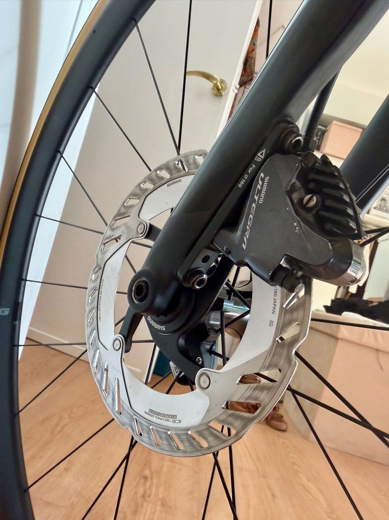 Używany Cannondale SuperSix EVO Carbon Disc Ultegra 2021 2021 Road & Gravel — zdjęcie 4 z 10
