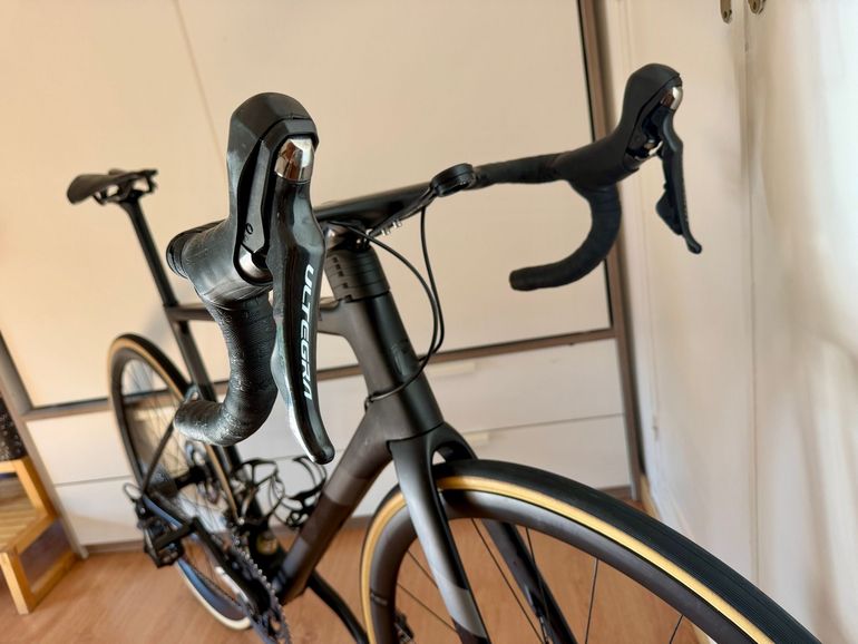Używany Cannondale SuperSix EVO Carbon Disc Ultegra 2021 2021 Road & Gravel — zdjęcie 9 z 10