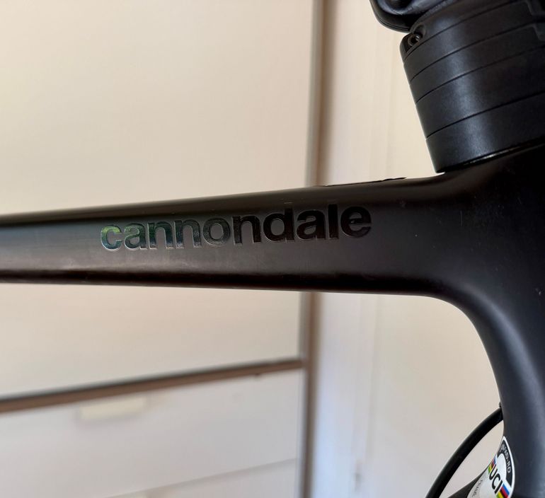 Używany Cannondale SuperSix EVO Carbon Disc Ultegra 2021 2021 Road & Gravel — zdjęcie 8 z 10