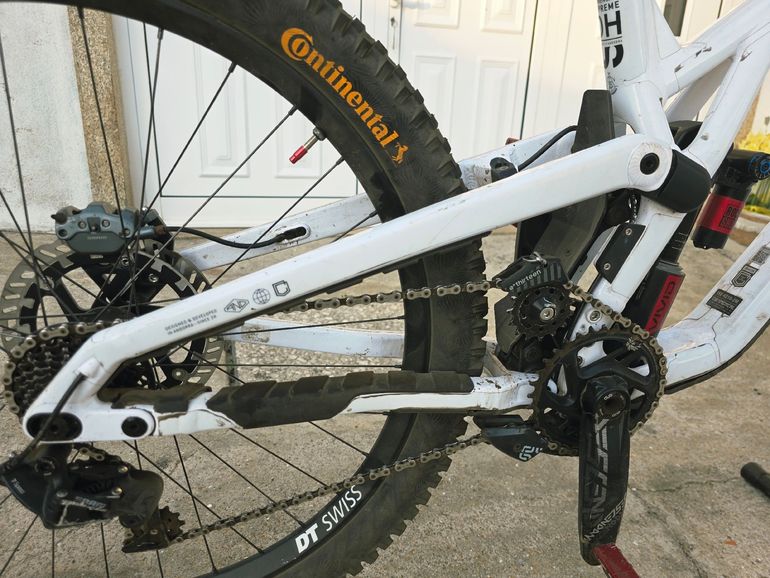 Used Commencal RACE KIT SUPREME Frameset 2026 Mountainbike, White — image 11 of 11