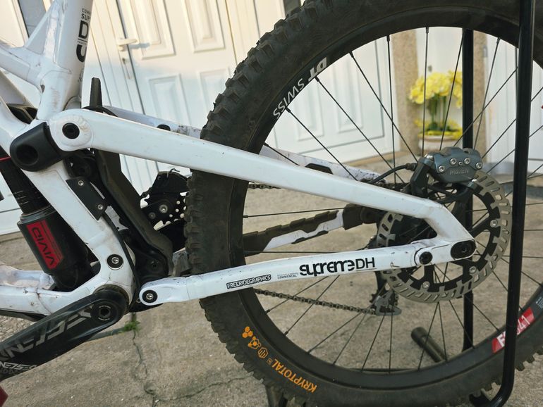 Used Commencal RACE KIT SUPREME Frameset 2026 Mountainbike, White — image 5 of 11
