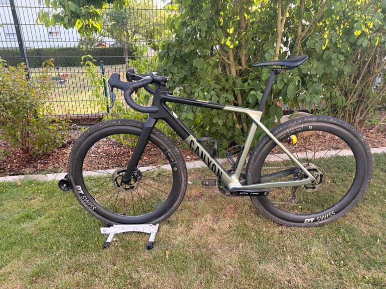 Used Canyon Grail CF SLX 8 Di2 2025 2025 Road & Gravel, Black — image 7 of 8