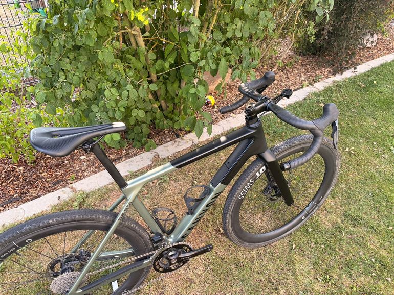 Used Canyon Grail CF SLX 8 Di2 2025 2025 Road & Gravel, Black — image 4 of 8