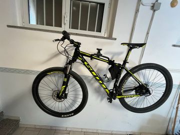 Used Scott Scale 940 2022 2022 Mountainbike, Black, 29 — image 1 of 6