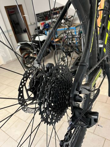Used Scott Scale 940 2022 2022 Mountainbike, Black, 29 — image 4 of 6