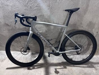 Gebrauchtes Specialized Tarmac SL8 Pro - SRAM Force AXS 2026 2026 Road & Gravel, Hellgrau — Bild 2 von 6