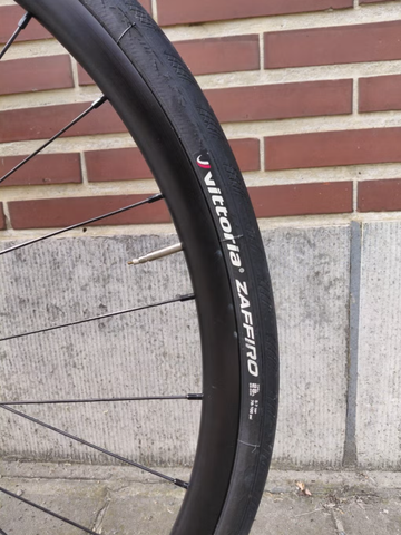 Použité Orbea ORCA M30 2024 2024 Road & Gravel — obrázek 8 z 11