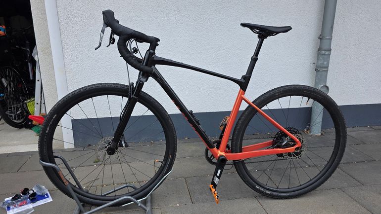 Tweedehands Giant Revolt X 1 2024 2024 Road & Gravel — afbeelding 2 van 17