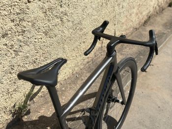 Specialized Tarmac Shimano 105 Di2 2025 Road & Gravel de segunda mano, Gris claro — imagen 7 de 12