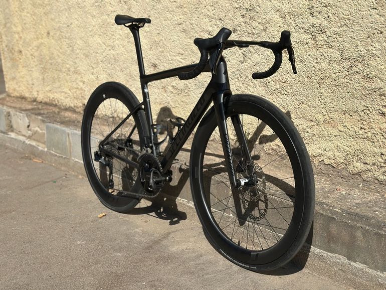 Specialized Tarmac Shimano 105 Di2 2025 Road & Gravel de segunda mano, Gris claro — imagen 9 de 12